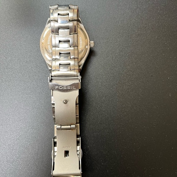 FOSSIL Watch - Picture 2 of 2
